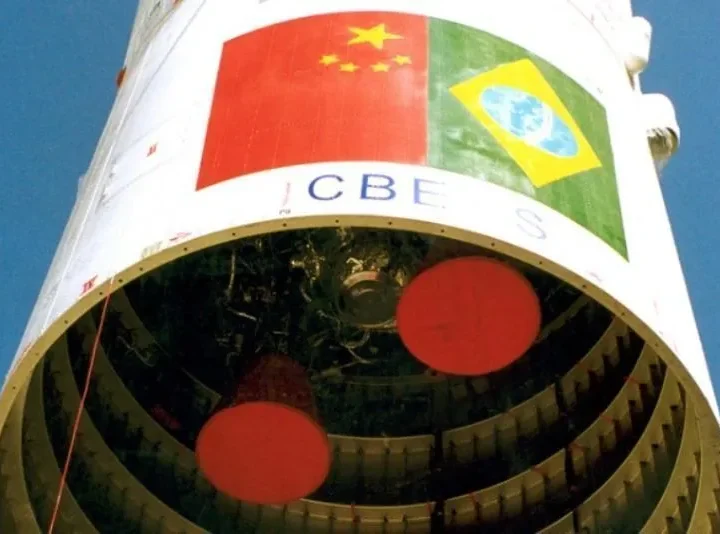 China aprendeu tecnologia espacial com Brasil: “Tudo anotado no caderninho”